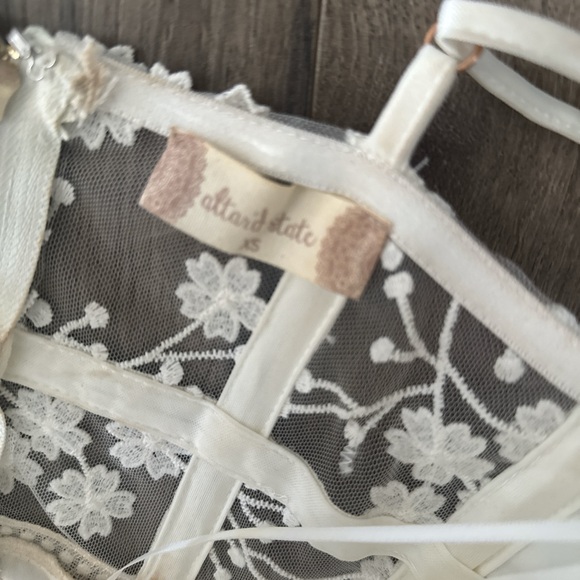 Altar’s State White Floral Lace Dress - Picture 5 of 7